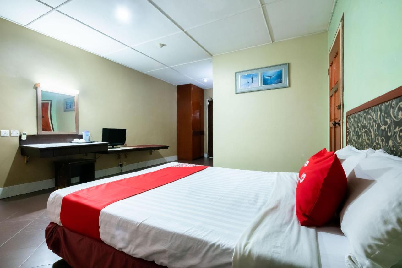 تاواو Oyo 89997 Kurnia Hotel المظهر الخارجي الصورة