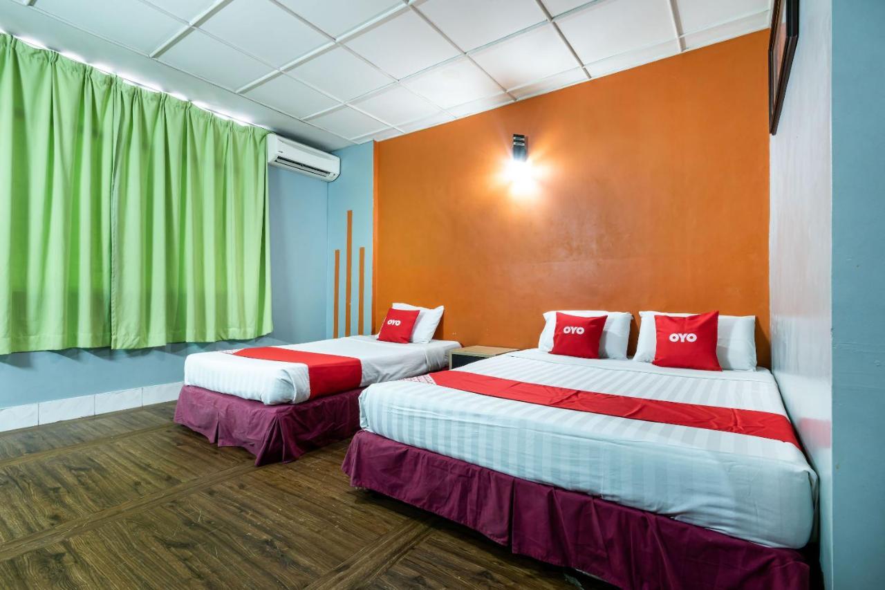 تاواو Oyo 89997 Kurnia Hotel المظهر الخارجي الصورة