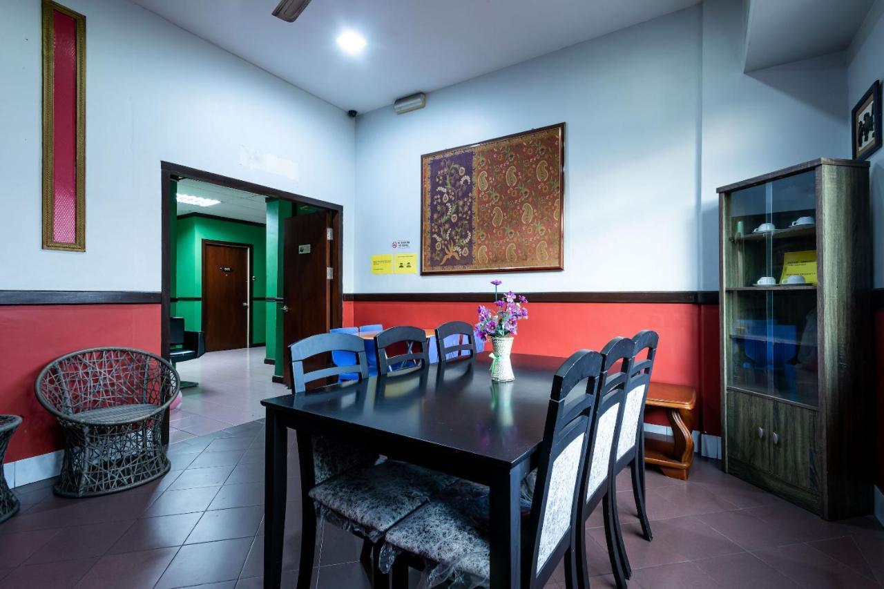 تاواو Oyo 89997 Kurnia Hotel المظهر الخارجي الصورة