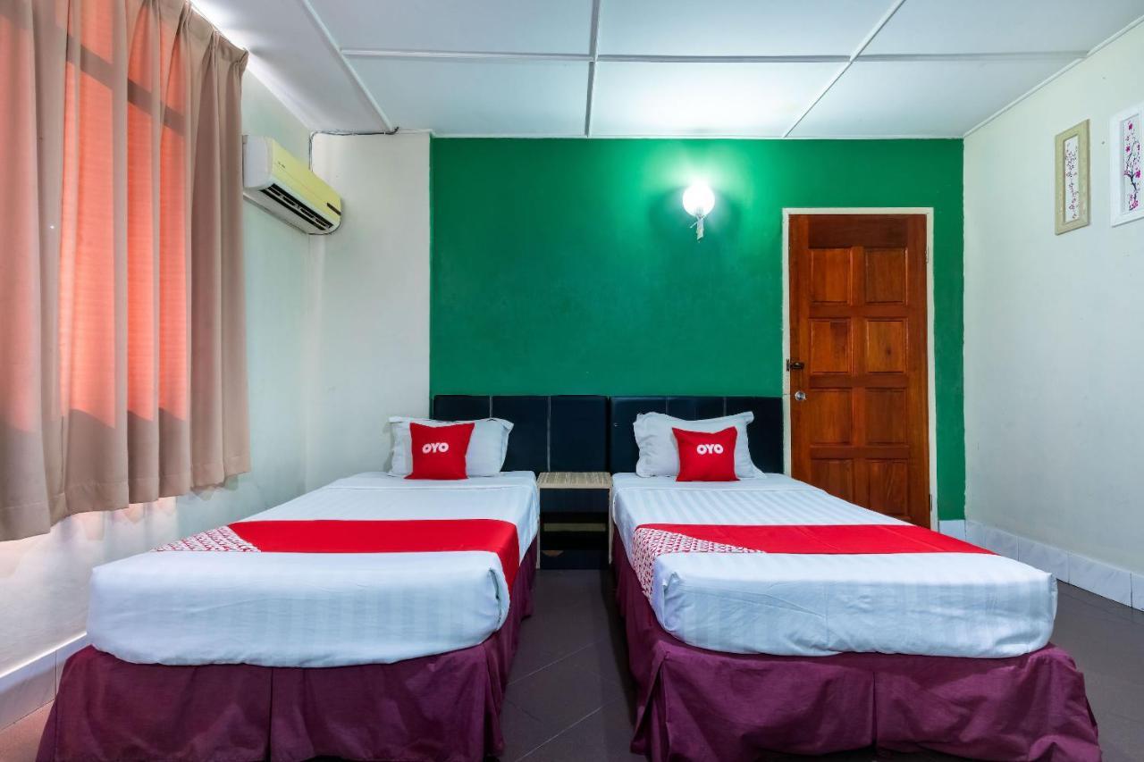 تاواو Oyo 89997 Kurnia Hotel المظهر الخارجي الصورة